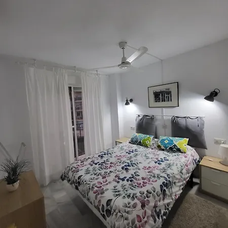 Vakantiehuis Erisa En Dos Min De La Playa, Puerto Marina *