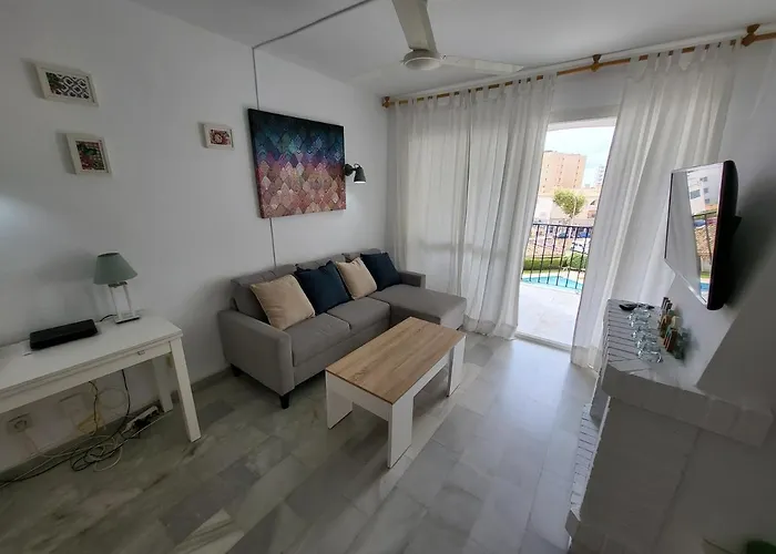 Erisa En Dos Min De La Playa, Puerto Marina Feriehus Torremolinos