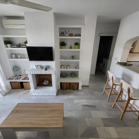 Feriehus Erisa En Dos Min De La Playa, Puerto Marina