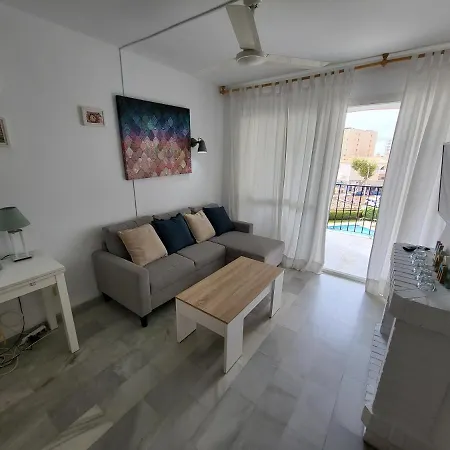 Erisa En Dos Min De La Playa, Puerto Marina Feriehus Torremolinos