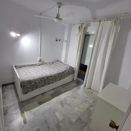 Erisa En Dos Min De La Playa, Puerto Marina Feriehus Torremolinos