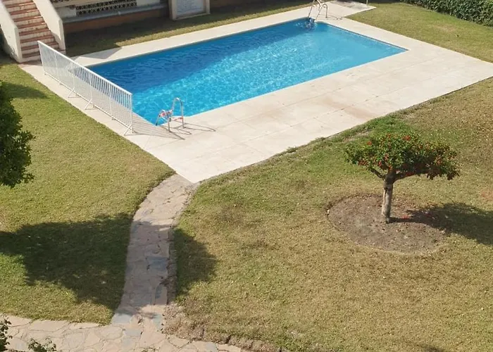 Semesterbostad Erisa En Dos Min De La Playa, Puerto Marina *